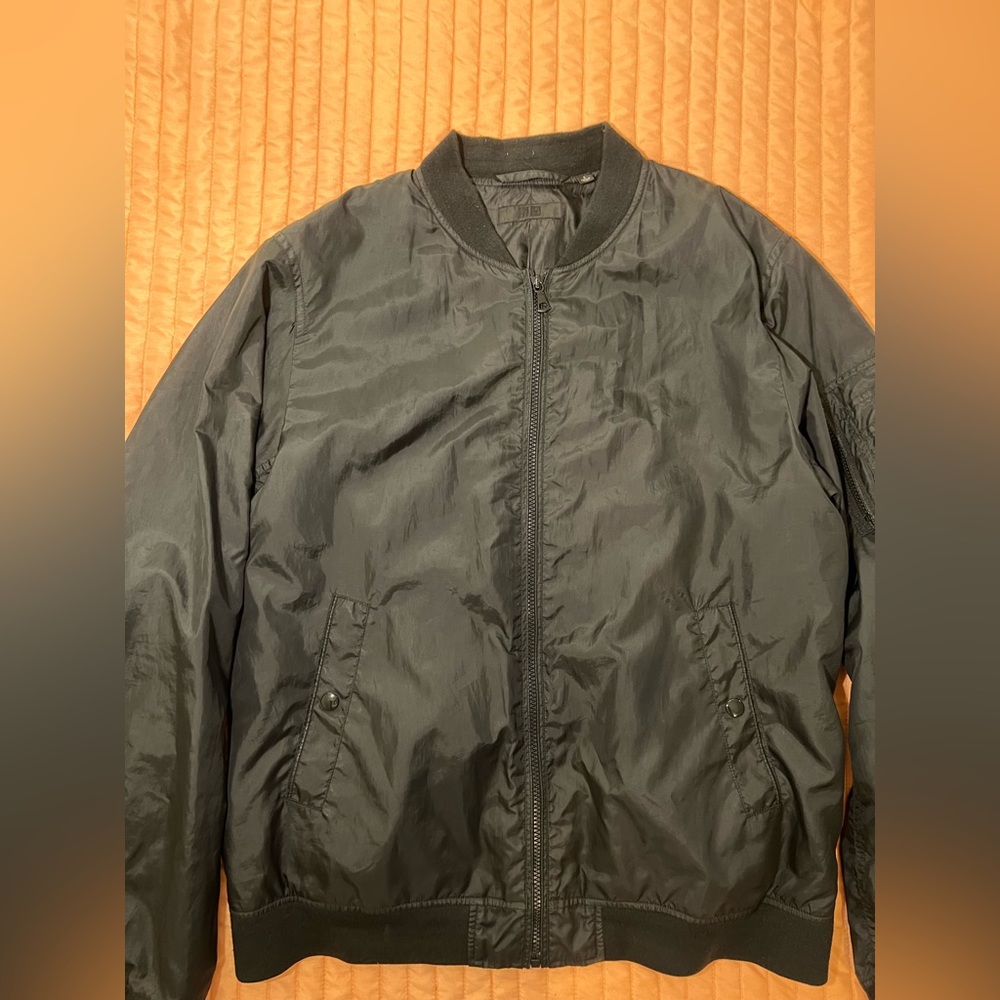 Uniqlo Light Bomber Jacket (Black) Large